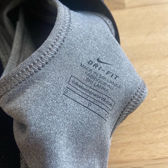 nike dri fit sports bra - Picture 3 of 3